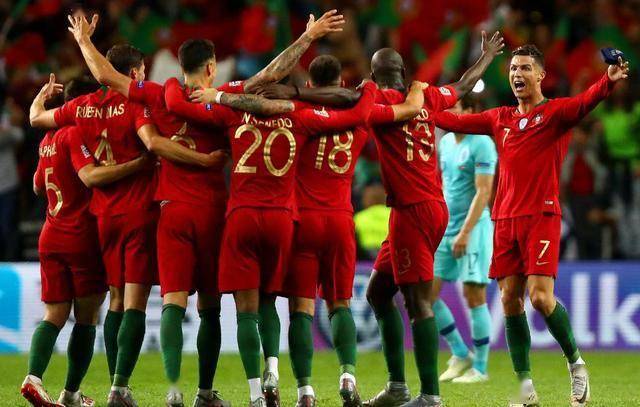 星空体育app-阿贾克斯逆转领先，晋级欧国联杯半决赛(阿贾克斯逆转领先,晋级欧国联杯半决赛了吗)