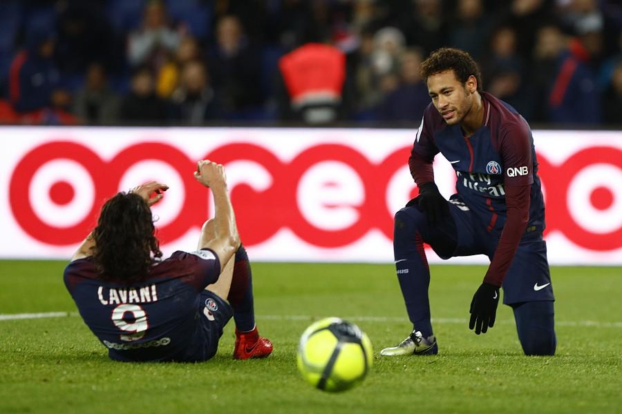 里昂实力击败对手,稳坐榜首 里昂实力击败对手,稳坐榜首