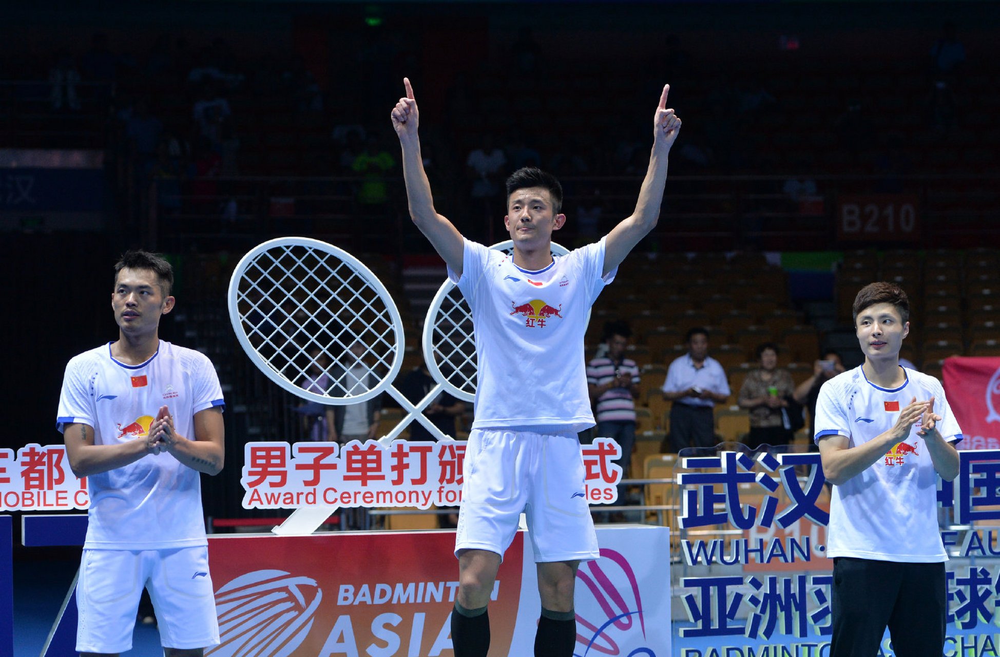 丹麦国家队突破重围,力夺欧锦赛亚军 丹麦国家队突破重围,力夺欧锦赛亚军