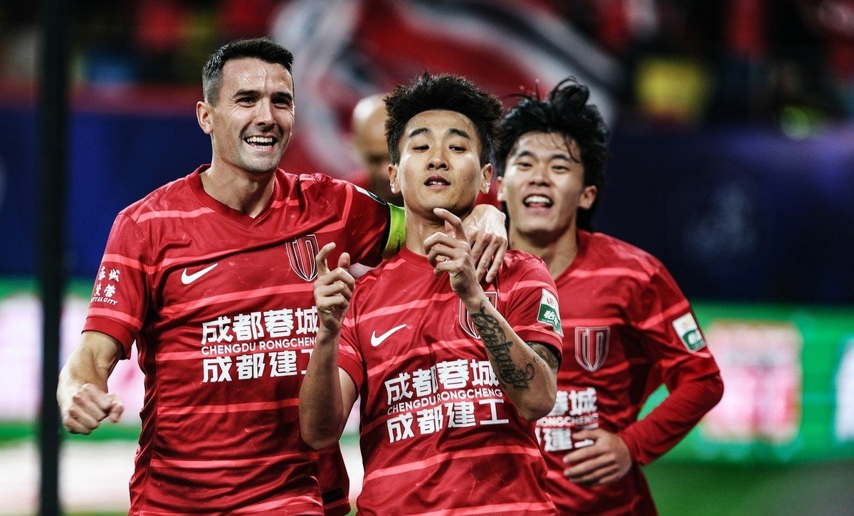 星空体育在线登录-关于国内足球豪门狭路相逢，球队实力大考验的信息