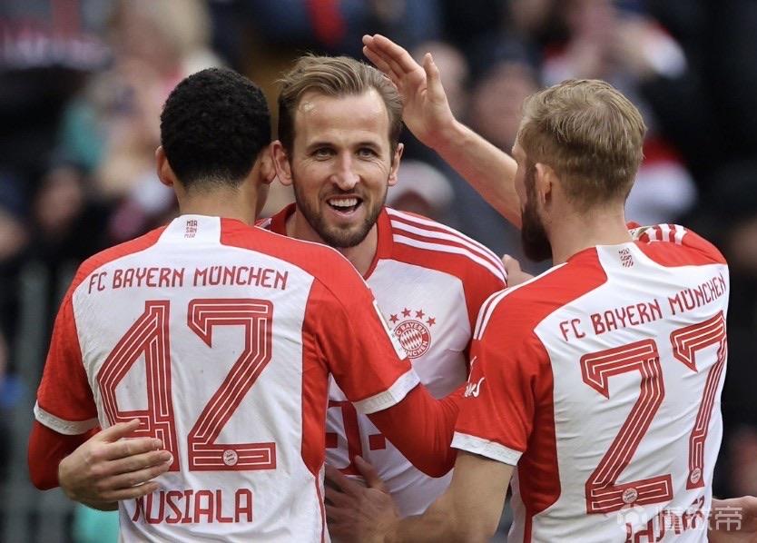 慕尼黑健步如飞,拜仁再次捧起德甲冠军奖杯的简单介绍 慕尼黑健步如飞,拜仁再次捧起德甲冠军奖杯的简单介绍