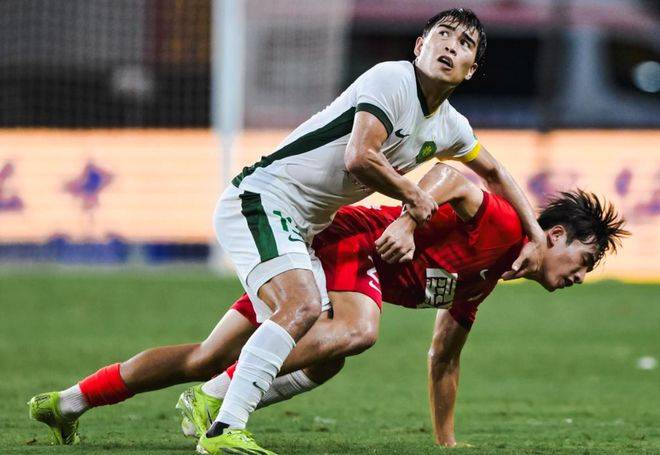 星空体育活动-欧国联冠军杯：冰山突围，冷静取胜领跑