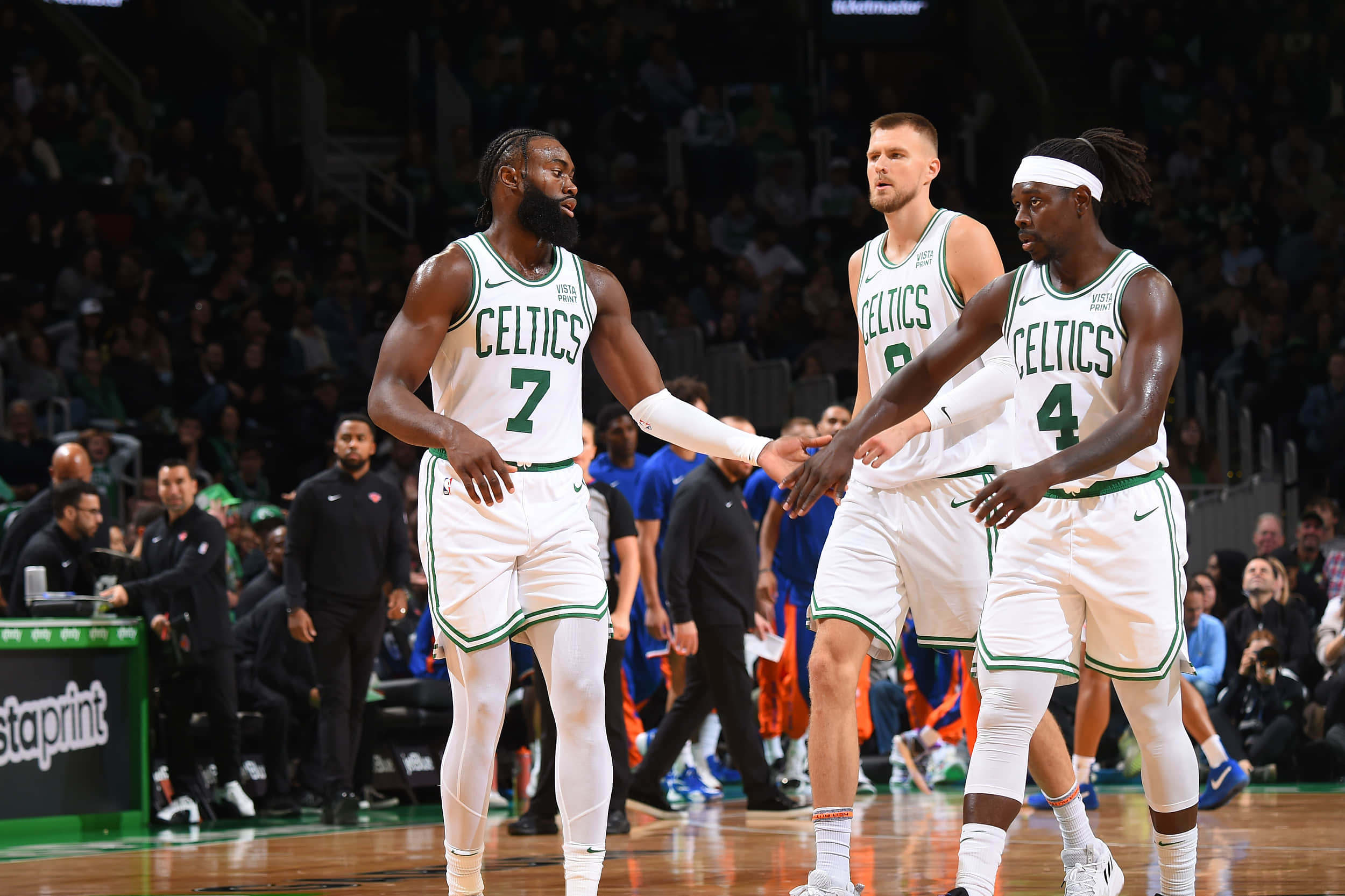 星空体育官方入口-包含凯尔特人队实现四连胜，迈向季后赛的词条