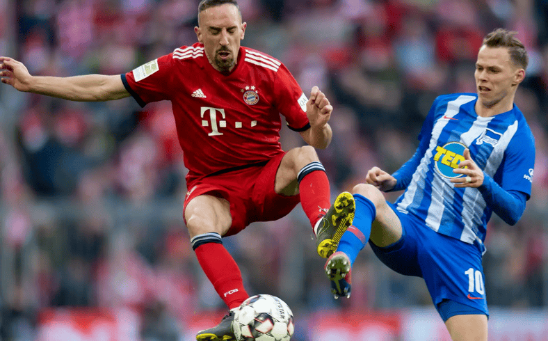 星空体育官网-柏林赫塔在比赛中展现出色的球技