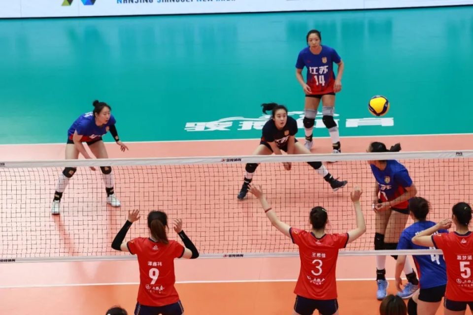 星空体育注册-女排决赛中，实力雄厚夺冠！