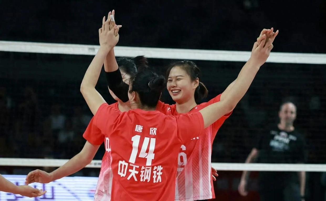 女排决赛中,实力雄厚夺冠! 女排决赛中,实力雄厚夺冠!