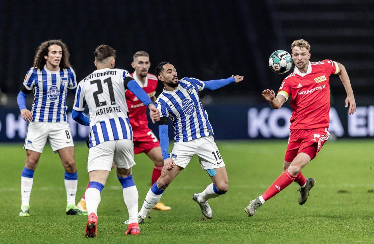 星空体育app下载地址-柏林赫塔主场完胜，全队表现出色，喜迎胜利