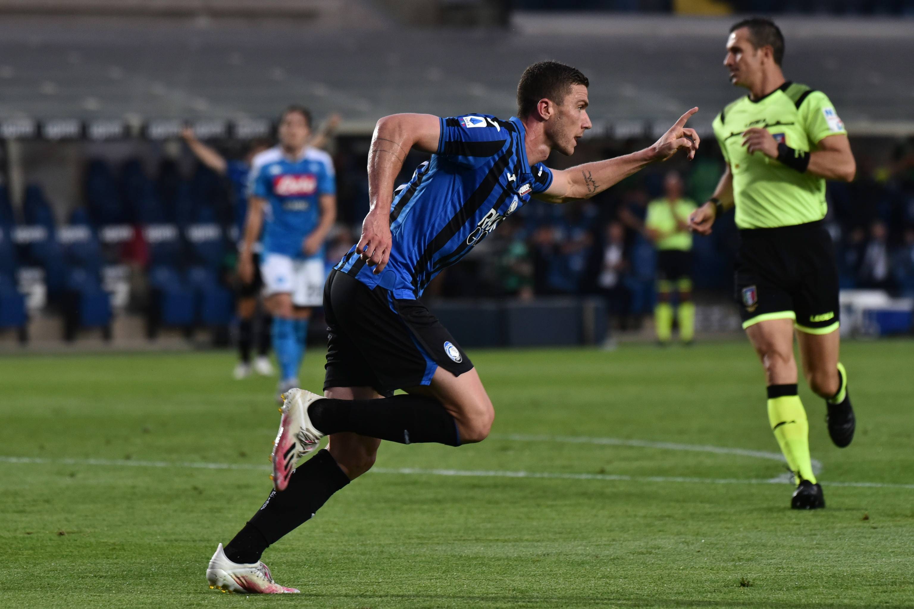 亚特兰大队客场战胜对手,表现出色 亚特兰大队客场战胜对手,表现出色