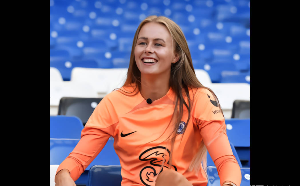 英格兰女足队员接受连续训练,迎战强敌 英格兰女足队员接受连续训练,迎战强敌