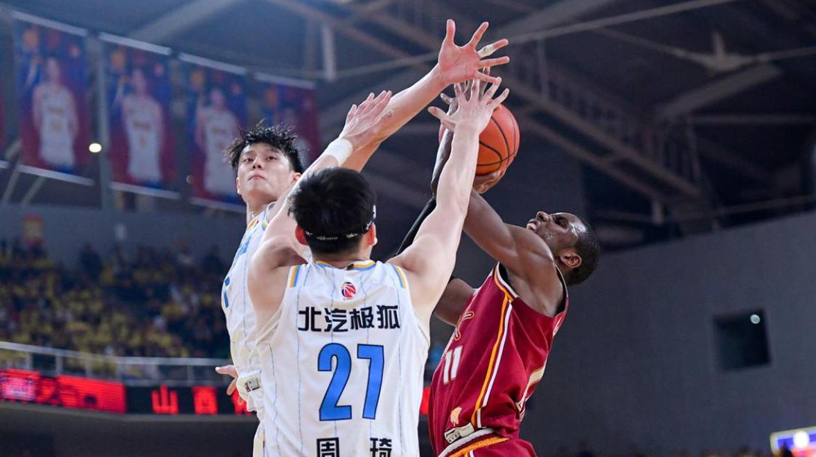 山西男篮逆袭胜利，主场反超江苏队