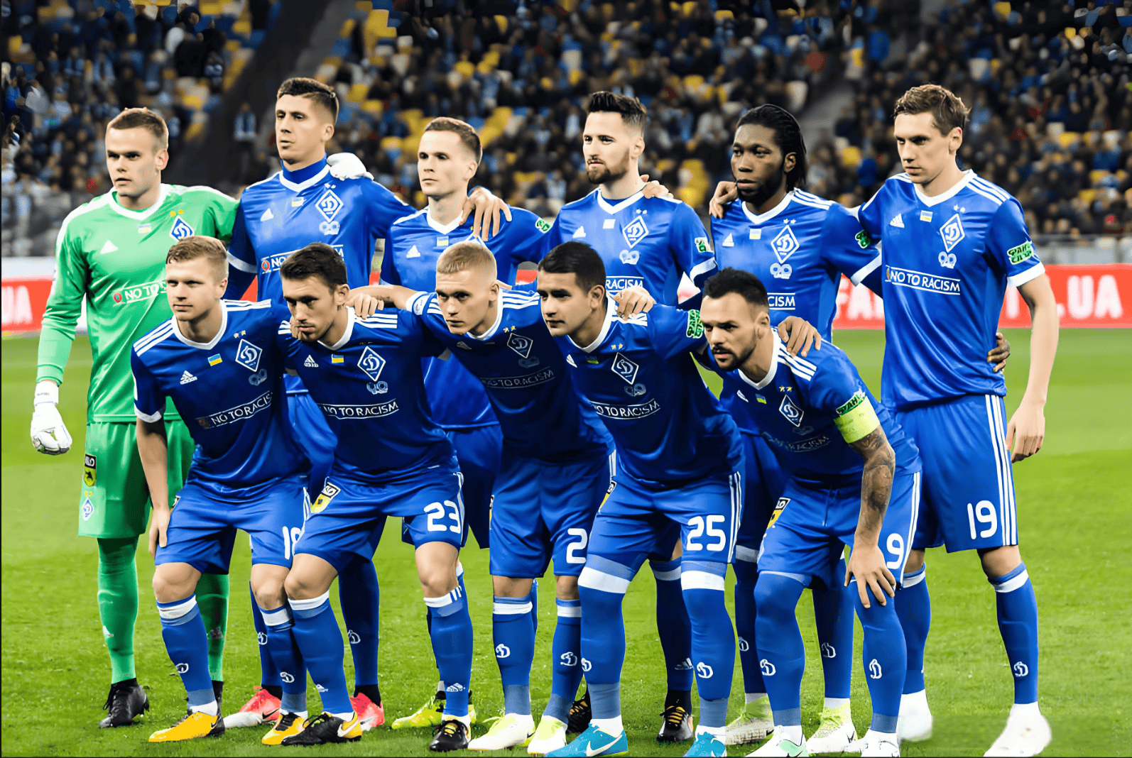 足球赛事中球队表现出色展现出团结 足球赛事中球队表现出色展现出团结