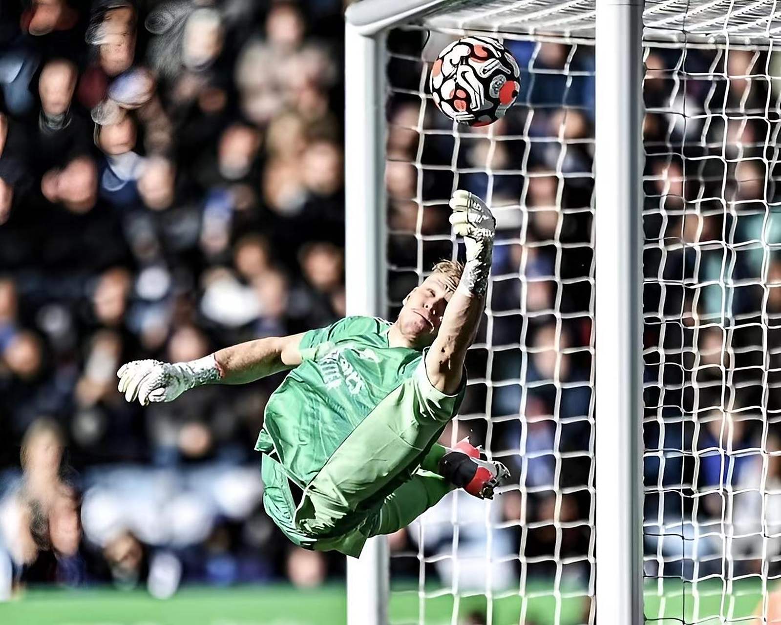 包含守门员复出,重要位置再次稳固,表现值得期待的词条 包含守门员复出,重要位置再次稳固,表现值得期待的词条