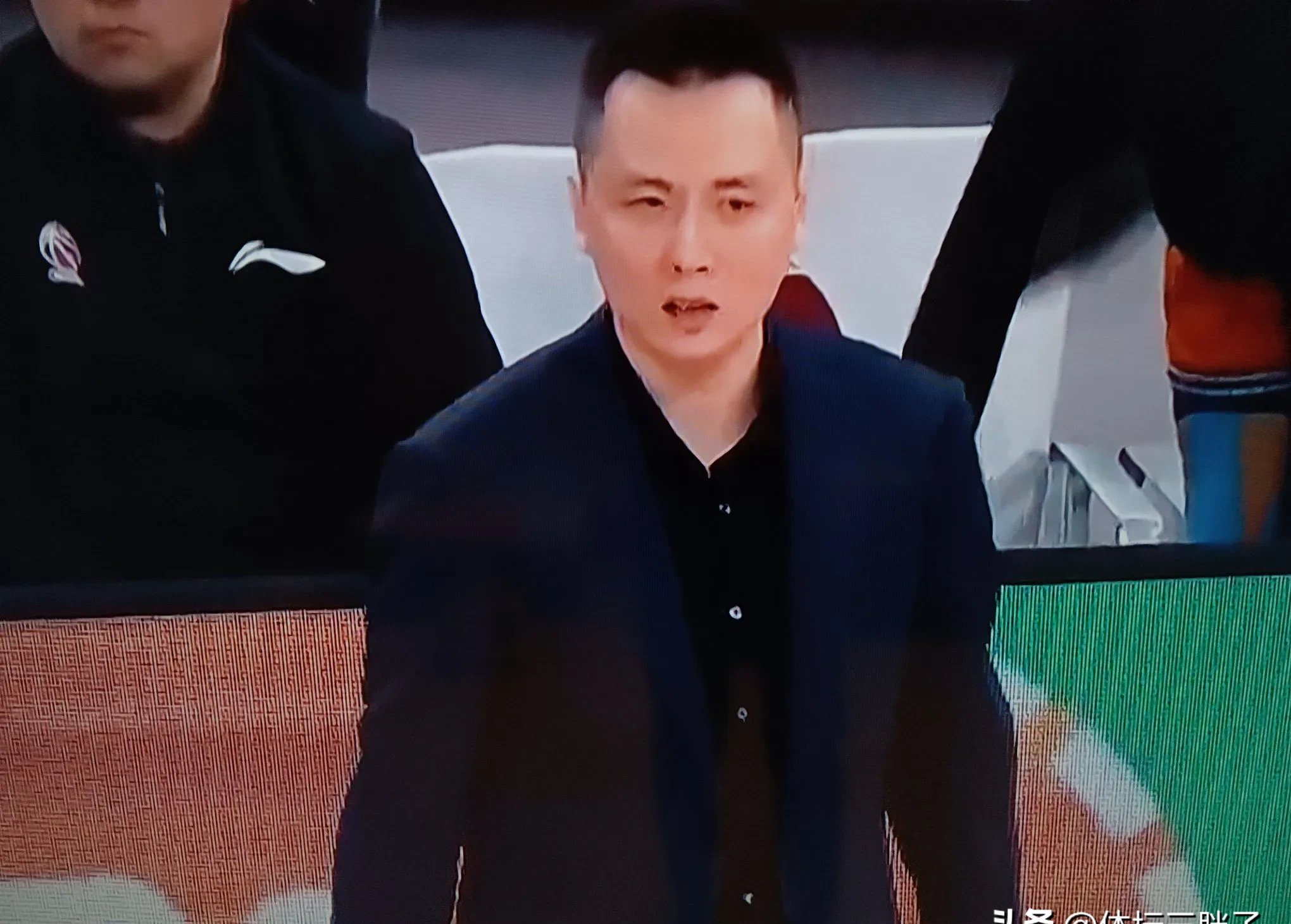 关于上海男篮攻守俱佳,轻取客场胜利的信息 关于上海男篮攻守俱佳,轻取客场胜利的信息