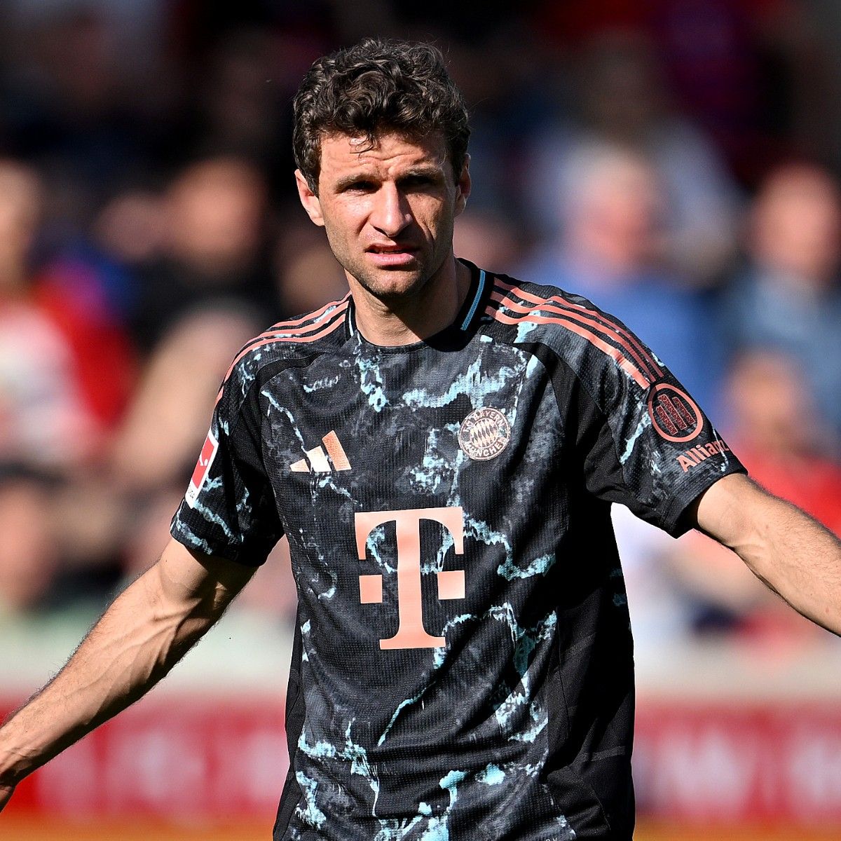 拜仁慕尼黑全队备战,穆勒或将首发 拜仁慕尼黑全队备战,穆勒或将首发