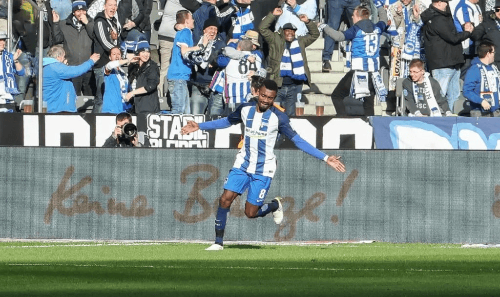 沙尔克遭遇主场失利,球队连续五轮不胜 沙尔克遭遇主场失利,球队连续五轮不胜