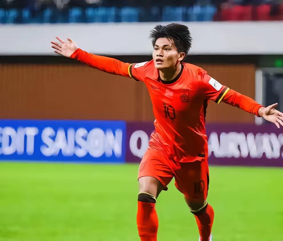 包含比赛中球员表现亮眼,入选国家队阵容的词条 包含比赛中球员表现亮眼,入选国家队阵容的词条