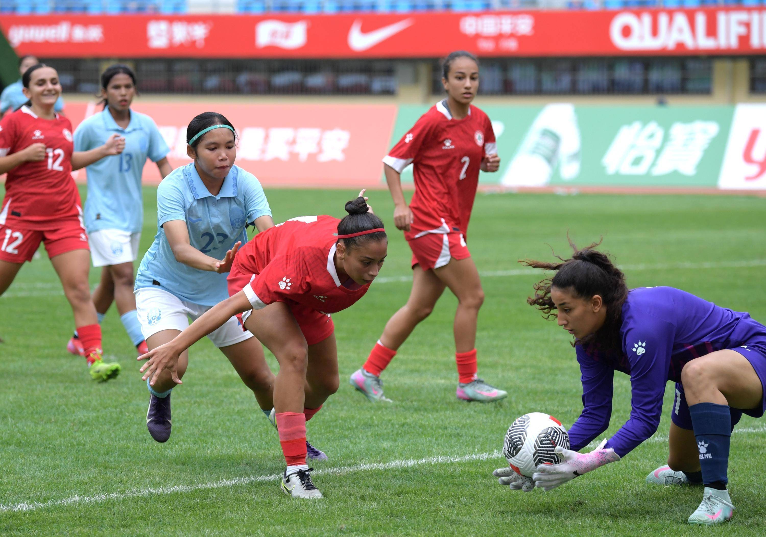 亚洲女足经典战役，双方拼尽全力