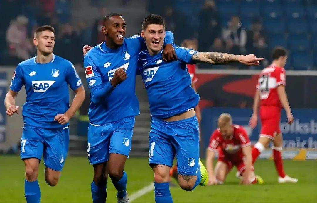 星空体育娱乐-包含霍芬海姆全队战术训练备战，准备战胜对手的词条