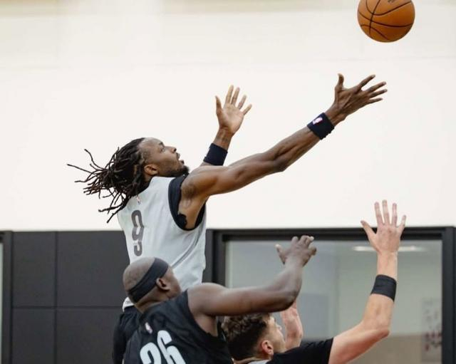 开拓者球员在家持续训练,保持状态 开拓者球员在家持续训练,保持状态