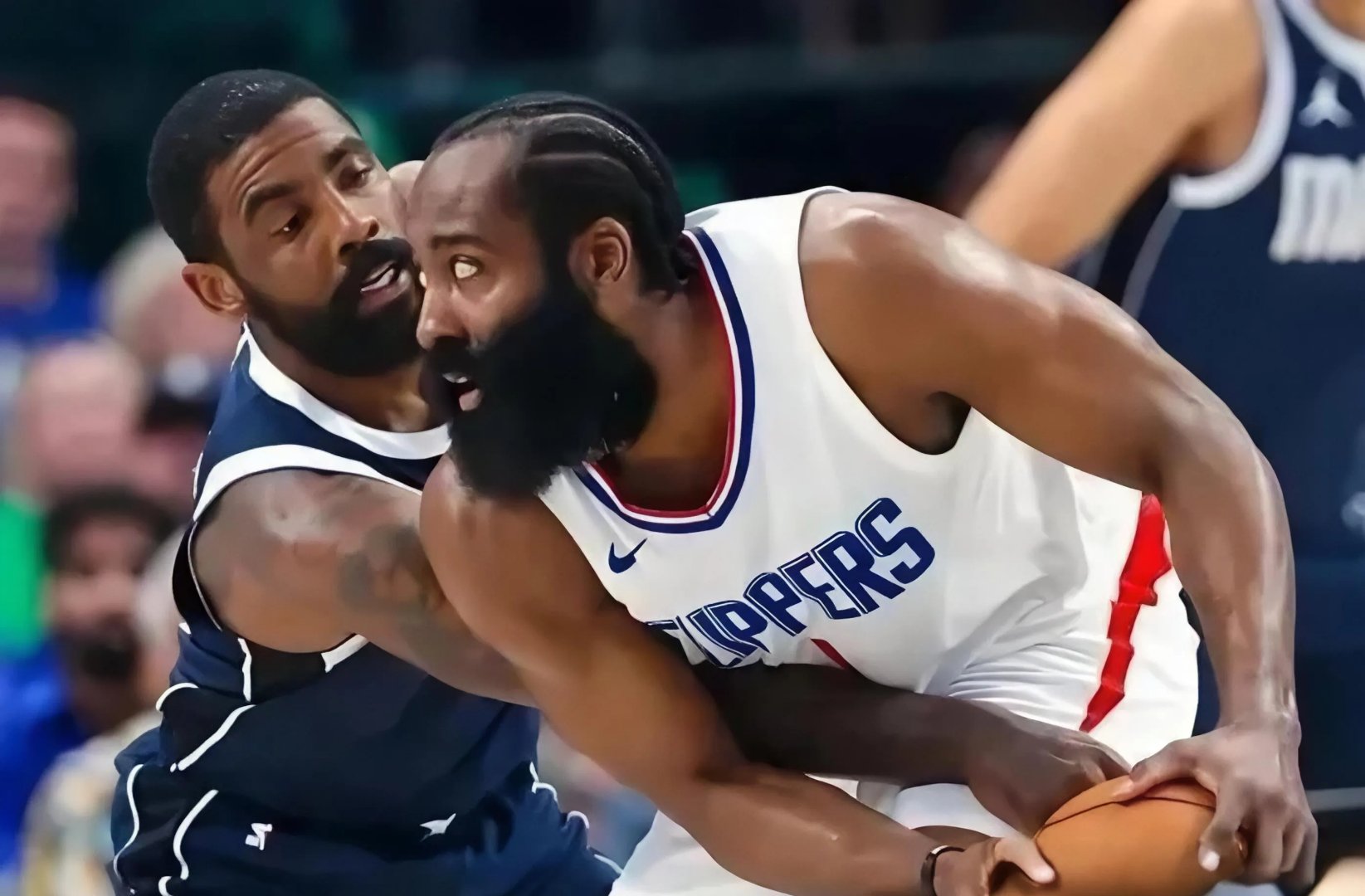 星空体育电竞-小牛擒狮子，哈登三双无用