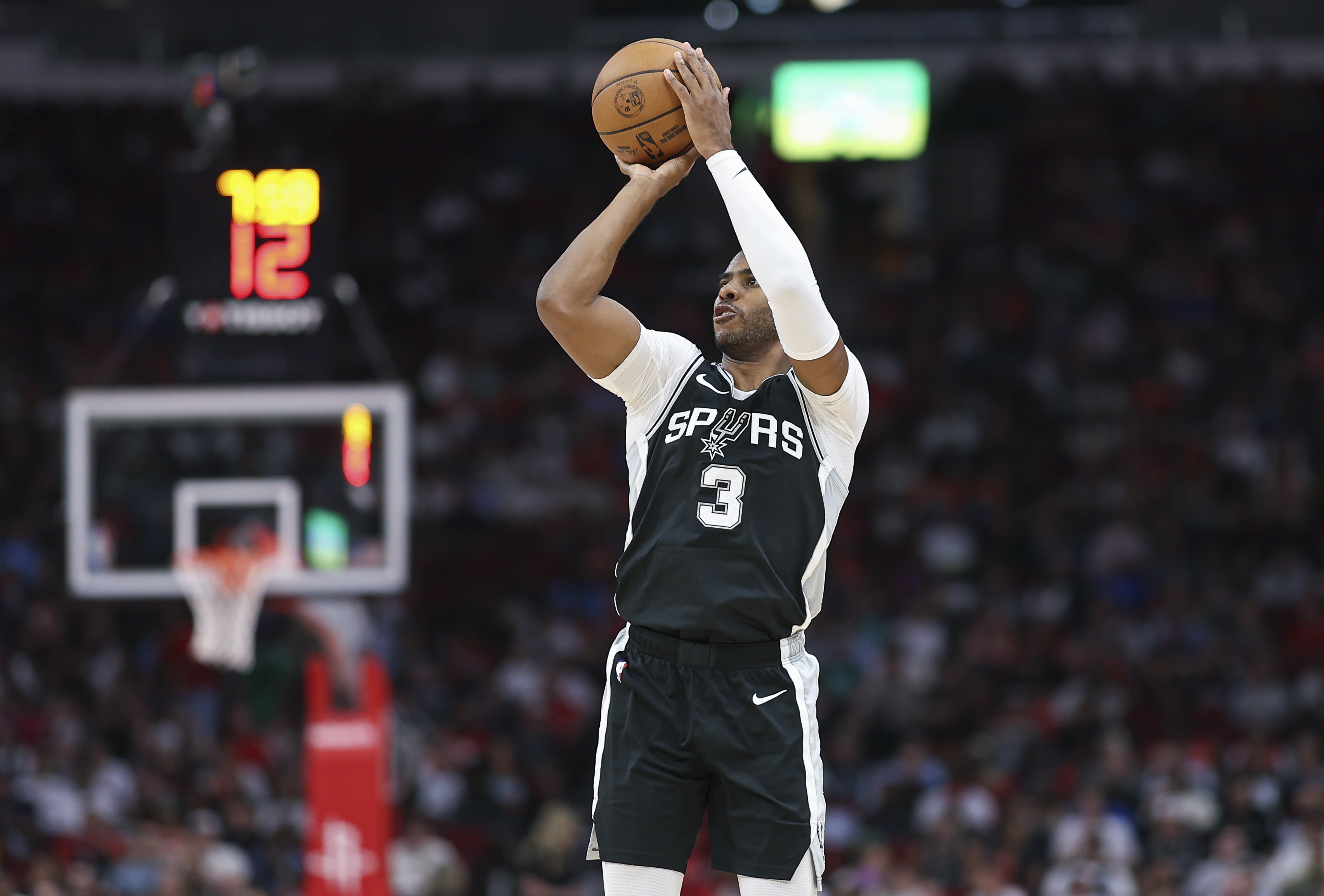 马刺全队表现出色,斩获胜利 马刺全队表现出色,斩获胜利